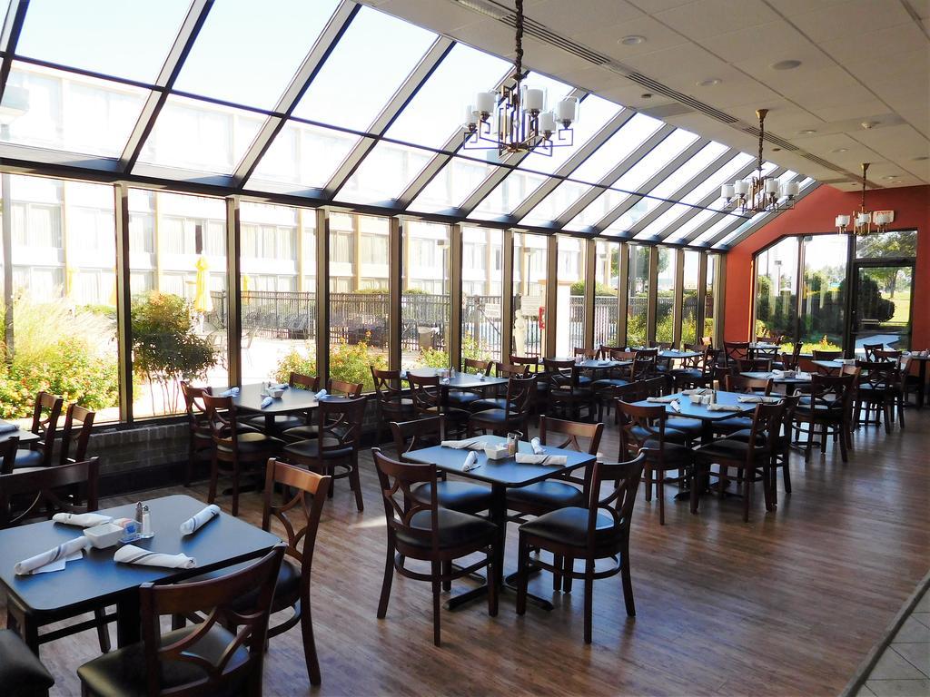 Wyndham Garden Greensboro Dış mekan fotoğraf