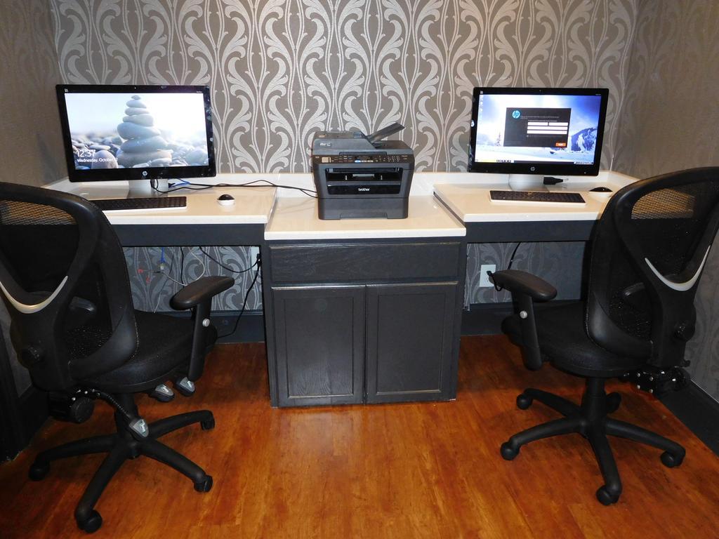 Wyndham Garden Greensboro Dış mekan fotoğraf