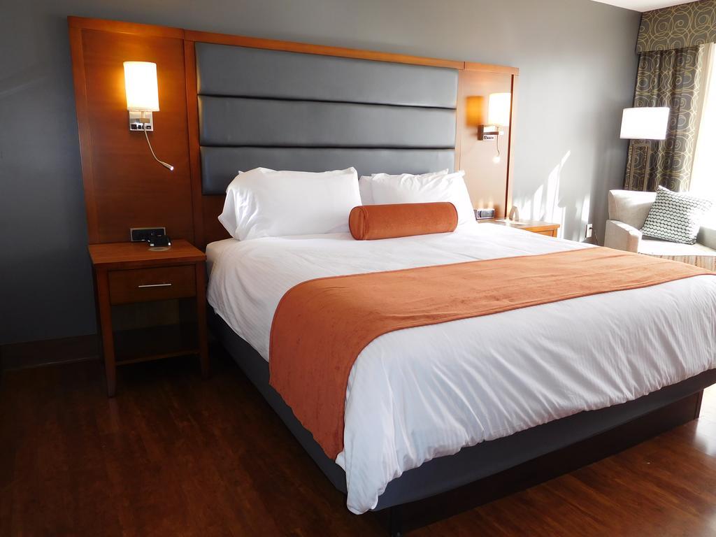 Wyndham Garden Greensboro Dış mekan fotoğraf