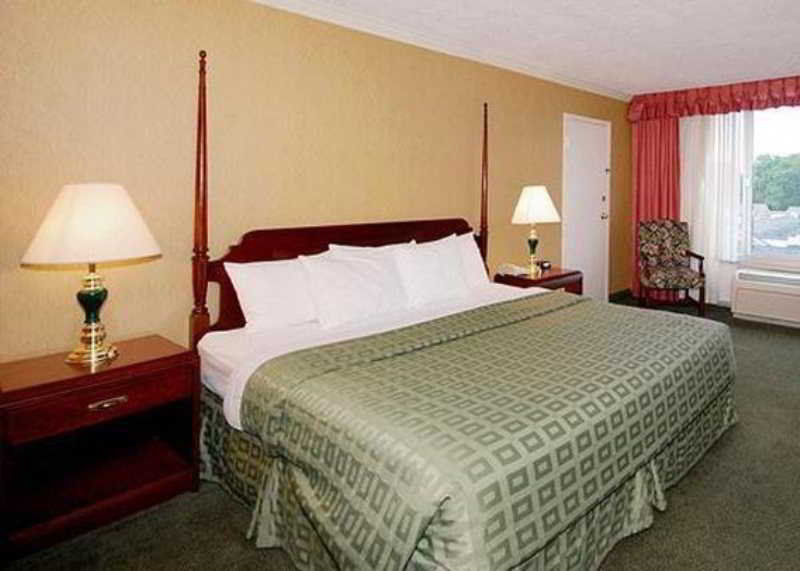Wyndham Garden Greensboro Dış mekan fotoğraf