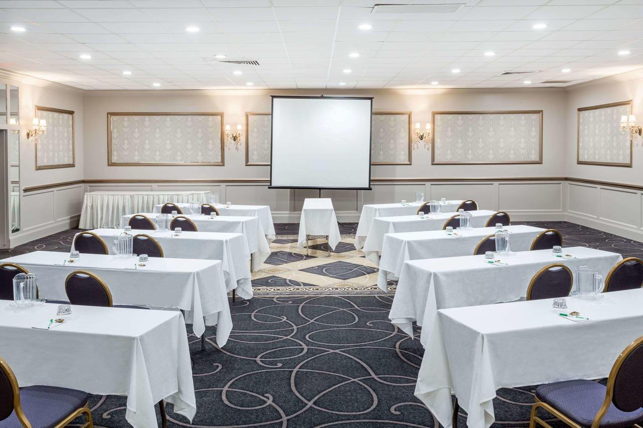 Wyndham Garden Greensboro Dış mekan fotoğraf