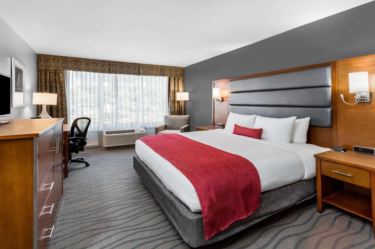 Wyndham Garden Greensboro Dış mekan fotoğraf