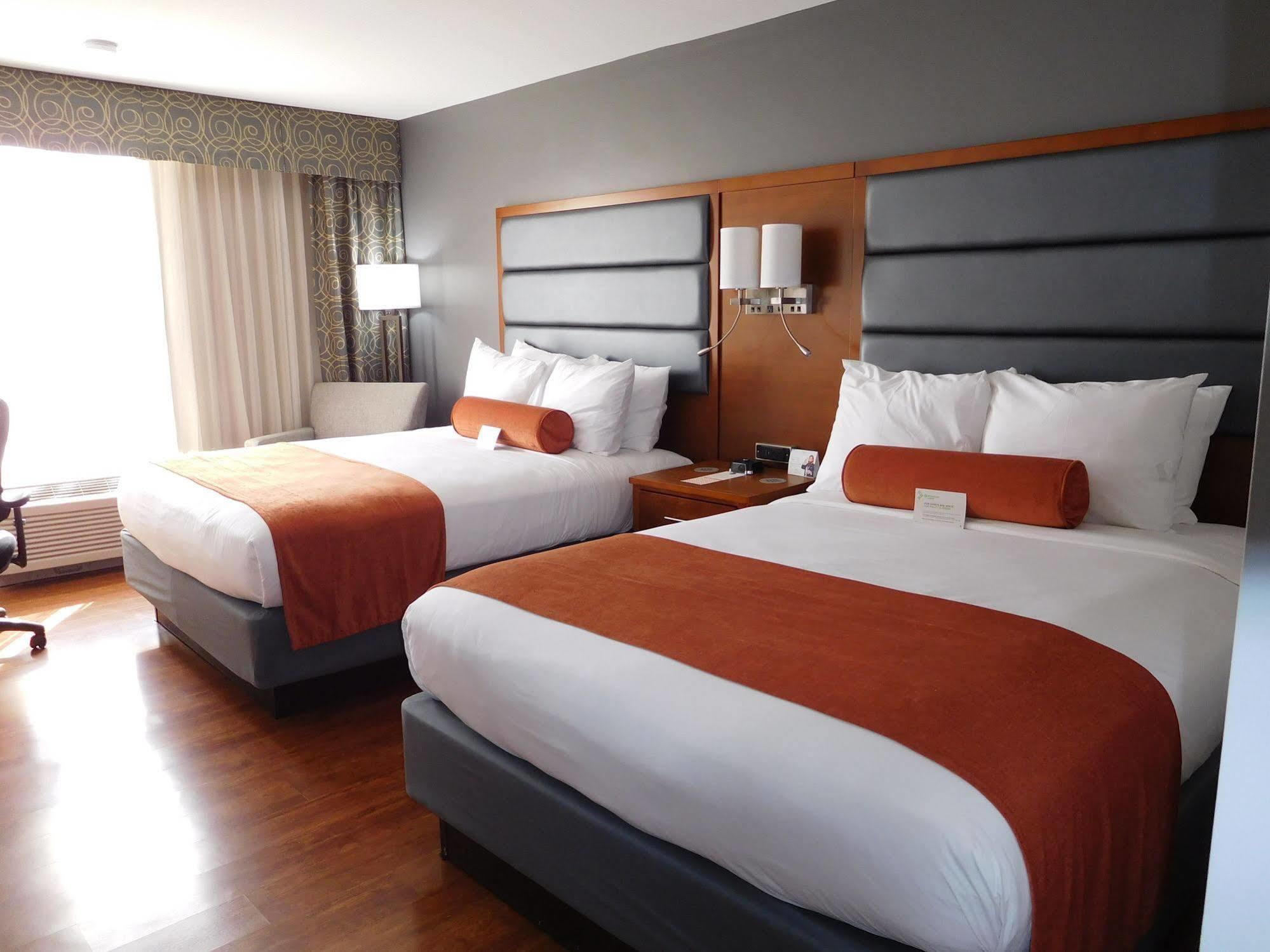 Wyndham Garden Greensboro Dış mekan fotoğraf