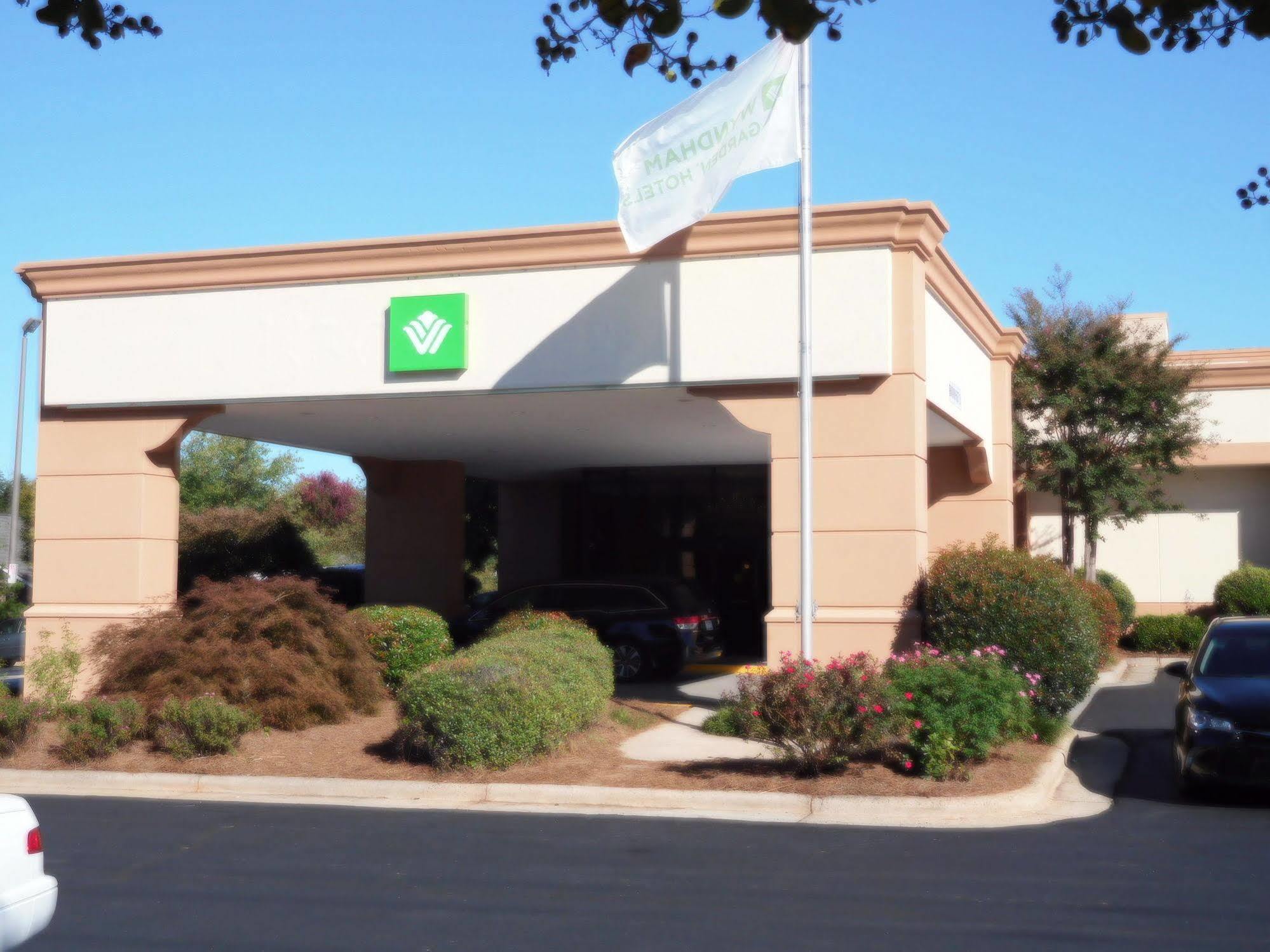 Wyndham Garden Greensboro Dış mekan fotoğraf