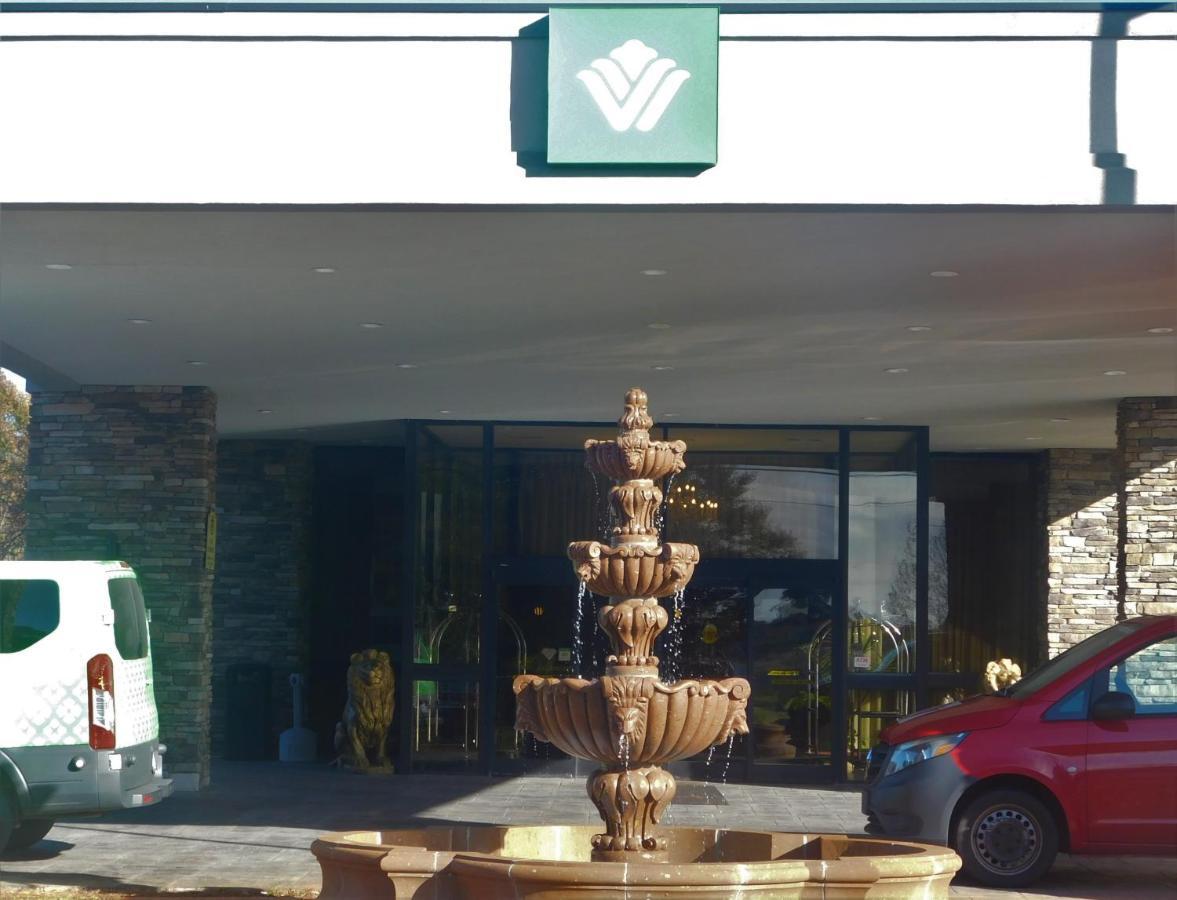 Wyndham Garden Greensboro Dış mekan fotoğraf