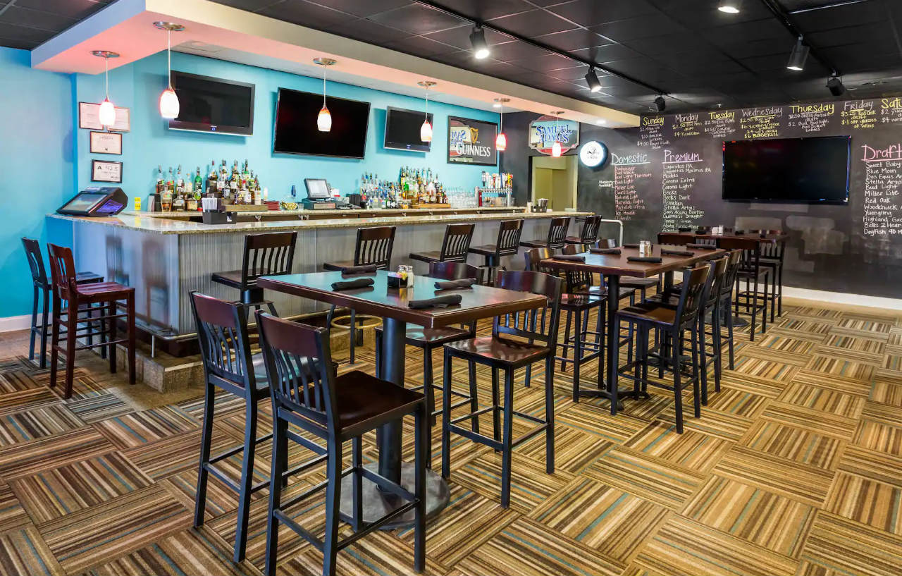 Wyndham Garden Greensboro Dış mekan fotoğraf